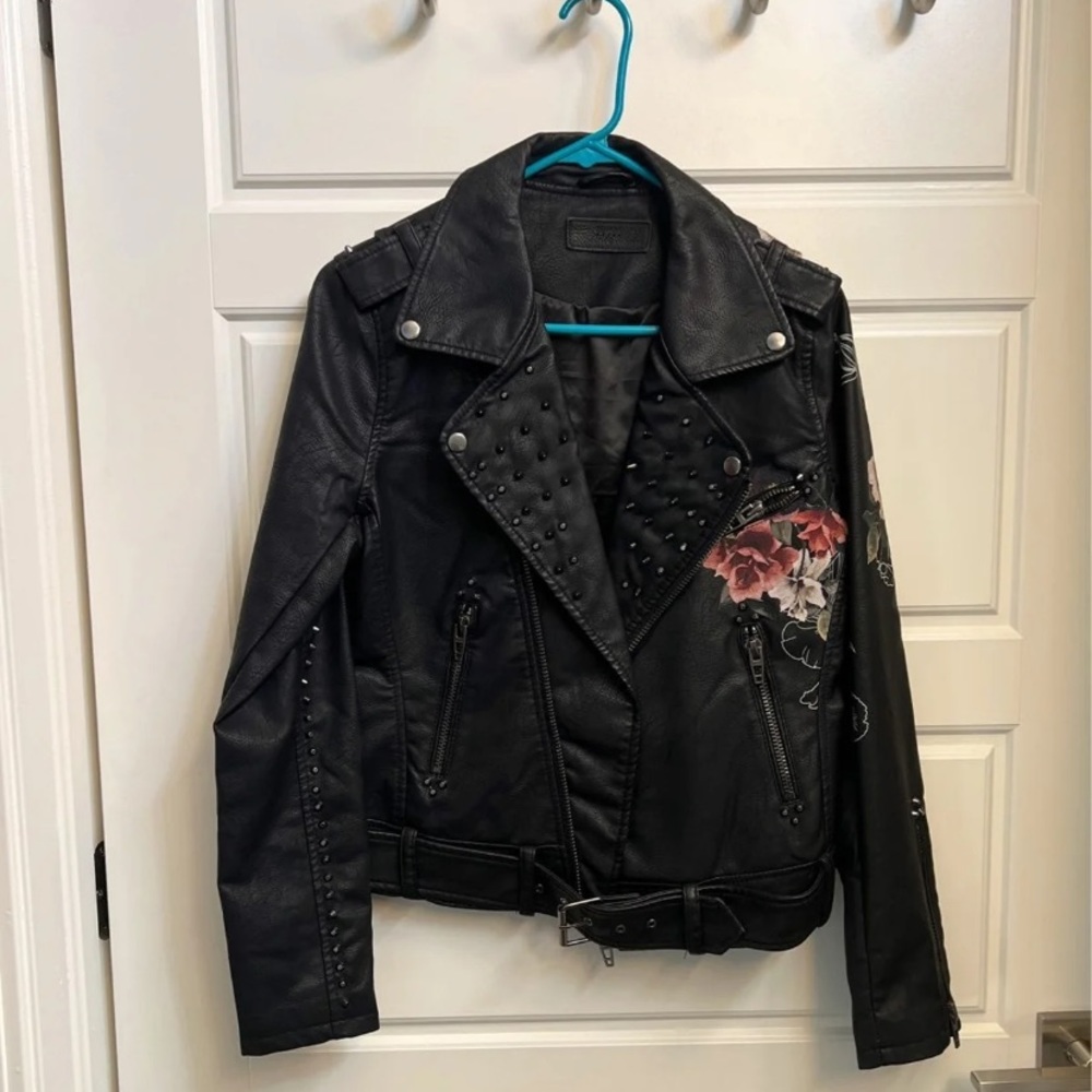 NWT BLANKNYC Faux Leather Moto Rose Studded Jacket